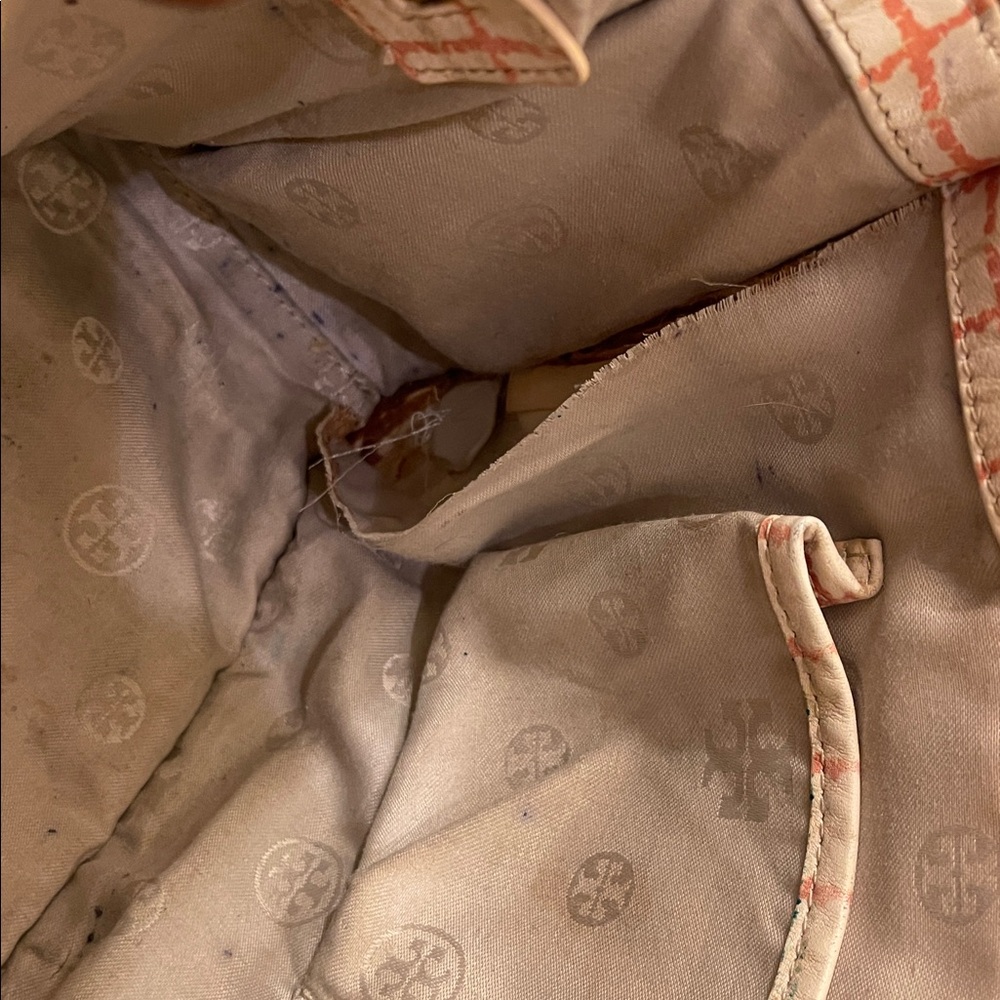 Tory Burch please check all picture of condition - Picture 15 of 17